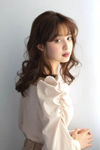 セミロング カラー LOOP hairのヘアスタイル