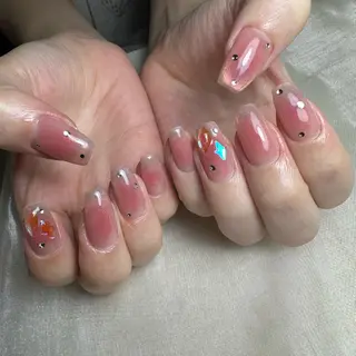 ネイル 里見 麗のネイルデザイン