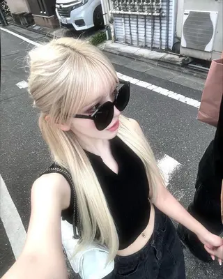 ロング 艶髪ハイトーンカラー 渋谷🎀ririkaのヘアスタイル