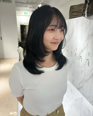 セミロング レイヤーカット🤍 seriraのヘアスタイル