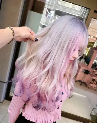 セミロング カラー 2次元カラー/ ブリーチMANATOのヘアスタイル
