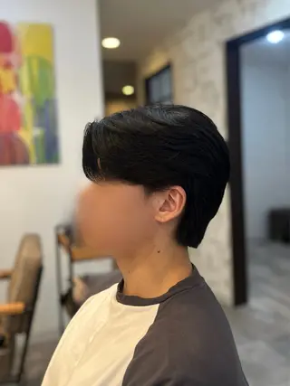 メンズ HEALHAIR 堀江店のヘアスタイル