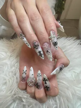 ネイル ゴテゴテネイル JRのネイルデザイン