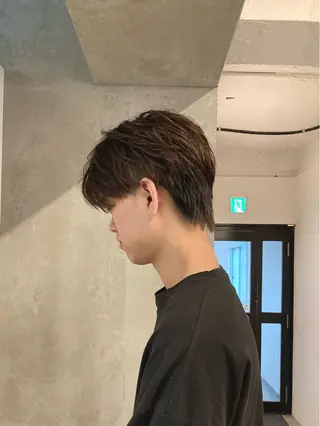 メンズ 1inch所属・透明感カラー レイヤー亀井唯登のヘアスタイル