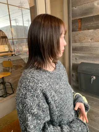 ミディアム カラー カワサキ マホのヘアスタイル