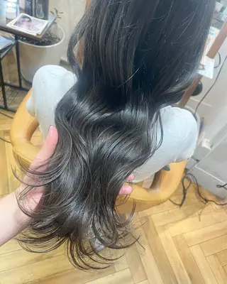 ロング カラー 高石 未唯のヘアスタイル