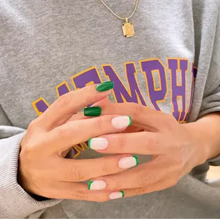 ネイル VIERU 🌈🎀💖のネイルデザイン