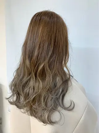 ロング カラー 高野 莉夕のヘアスタイル