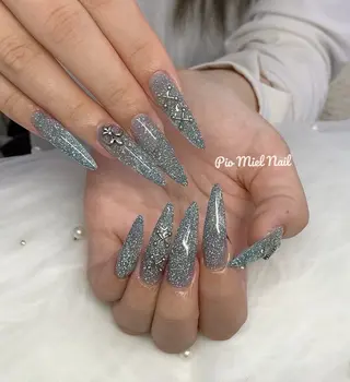 セミロング Pio Mielのネイルデザイン