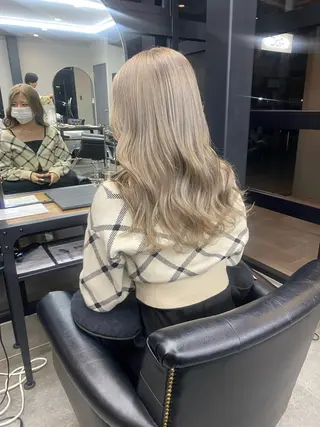 ロング maco 艶感ハイトーン🦋のヘアスタイル