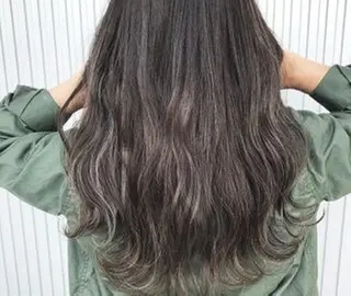 セミロング カラー 岩橋 健人のヘアスタイル