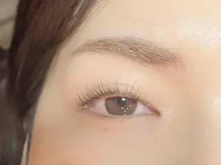 マツエク・マツパ サラバイ ニコットの眉毛・アイブロウイメージ