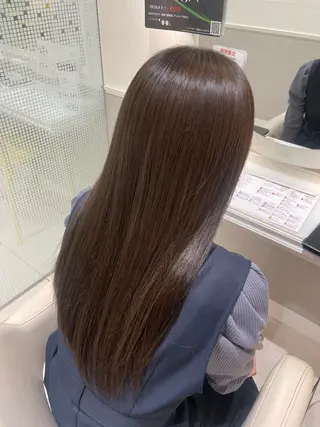 ロング MIFA レイヤー／パーマのヘアスタイル