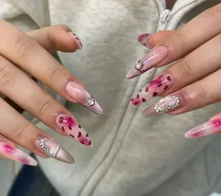ネイル Pure&Rich Nailのネイルデザイン