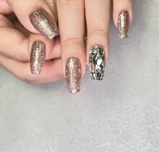 ネイル ネイリスト ハンのネイルデザイン