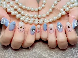 ネイル Queenie 🦋のネイルデザイン