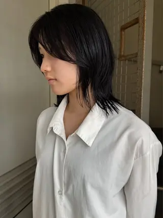 ミディアム ハッシュカット/ ブリーチ/アスナのヘアスタイル