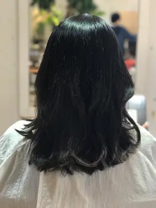 ミディアム 長尾 桃佳のヘアスタイル