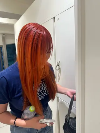 ロング カラー タイトボブ個性派カラ ーAKANEのヘアスタイル