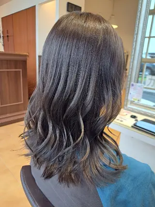 セミロング カラー 本多 いぶきのヘアスタイル