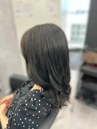 セミロング カラー ハイトーン🪼派手髪 mahoのヘアスタイル