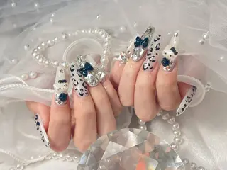 bijou nails 蓮のネイルデザイン