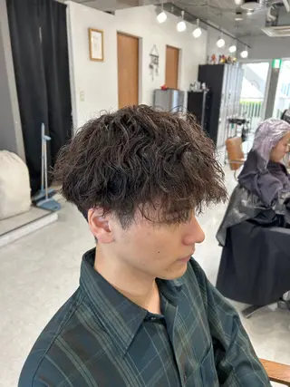メンズ カズキ🌼曲がる 縮毛矯正のヘアスタイル