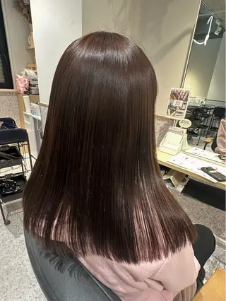 セミロング 透明感/艶カラー 🫧 ユイナのヘアスタイル