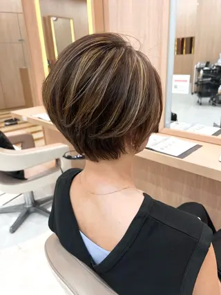 ショート UNIX ワタナベ モモハのヘアスタイル