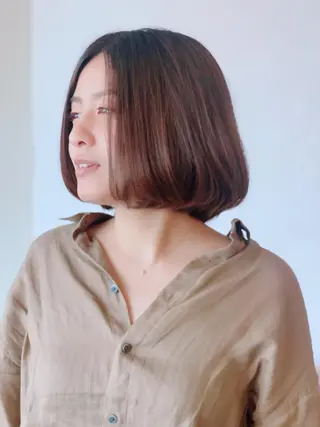 ミディアム カラー ヤノ ナオミのヘアスタイル