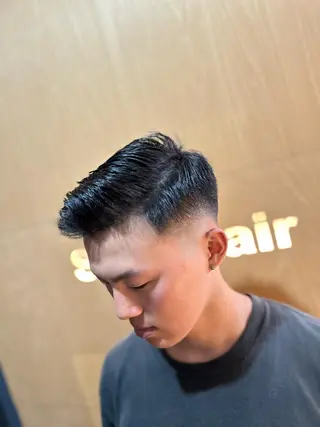 ショート フェードとパーマ特化 小池 魔裟斗のヘアスタイル