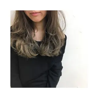 セミロング タナカ タクヤのヘアスタイル