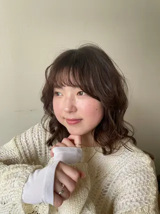 ミディアム 🍀FERIAあべの あらいことみ🍀のヘアスタイル