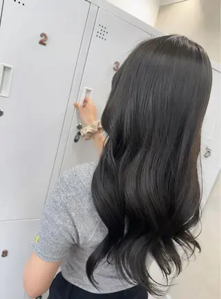 ロング カラー 𝑴𝒐𝒓𝒊‎‪ /髪質改善/艶髪🖤のヘアスタイル