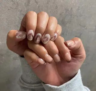 ネイル nailstudio eviz新宿店のネイルデザイン