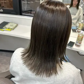 ミディアム カラー 荻野 晴香のヘアスタイル