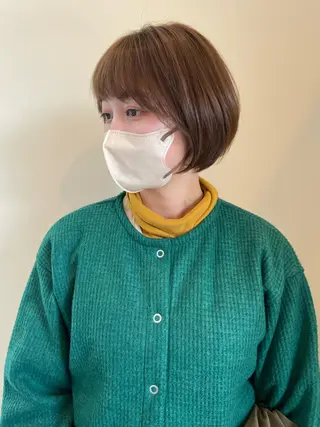 ショート 保野加/トレンドボブ 透明感爆発カラーのヘアスタイル