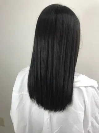 セミロング 白髪ぼかし、髪質改善 富田隼仁のヘアスタイル