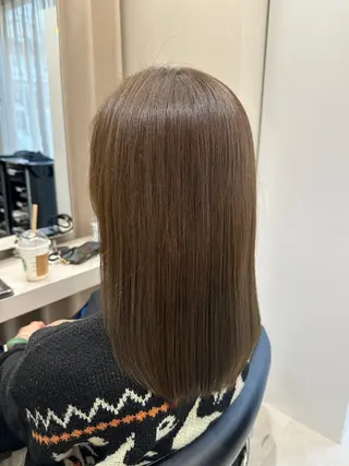 セミロング カラー haru 髪質改善サロンのヘアスタイル