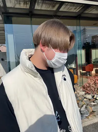 ショート カラー 犬塚 梨花のヘアスタイル