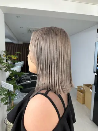 ミディアム ブリーチ/ゆうと /ハイトーンのヘアスタイル