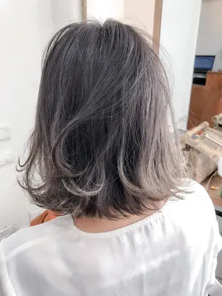 ミディアム カラー BOX mico.のヘアスタイル