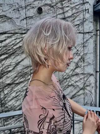 ショート ケアブリーチ特化✨/ 艶カラー/エクステのヘアスタイル