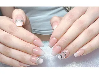 ミディアム 戸井田 静香のネイルデザイン