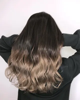 セミロング 手島 カミラのヘアスタイル