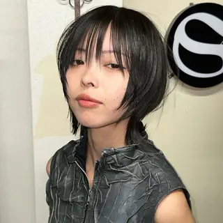 ショート マエダルイ🌐 レイヤースタイルのヘアスタイル