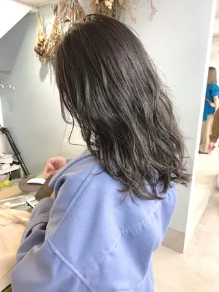 ミディアム カラー leben serikaのヘアスタイル