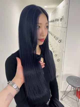 ロング カラー 暗髪🩶ラベンダー/ ブルー/ユウナ🤍のヘアスタイル