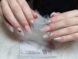 ネイル AKIKO ネイルサロンのネイルデザイン