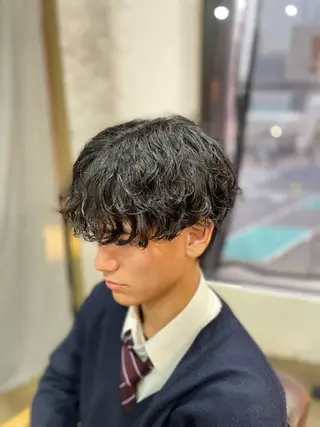 ショート パーマ メンズ シャドウパーマ/縦落 ちパーマ 大久保拓実のヘアスタイル